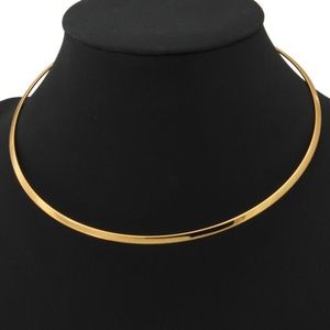 round chocker gold color rigid circle necklace